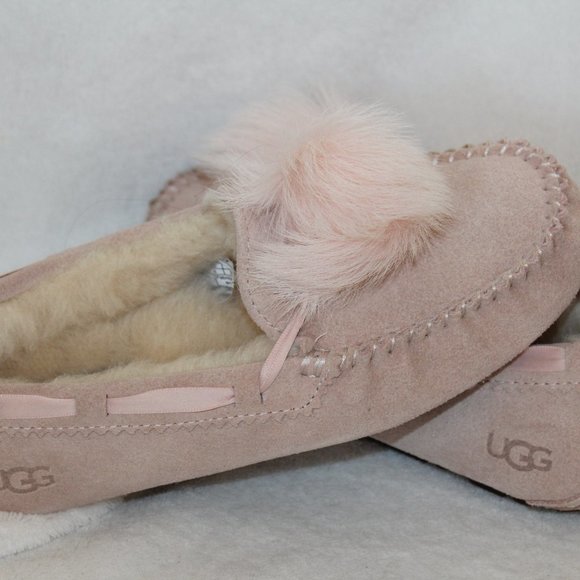 UGG NEW DAKOTA POM SUEDE SHEARLING SLIPPERS PINK - Picture 7 of 9